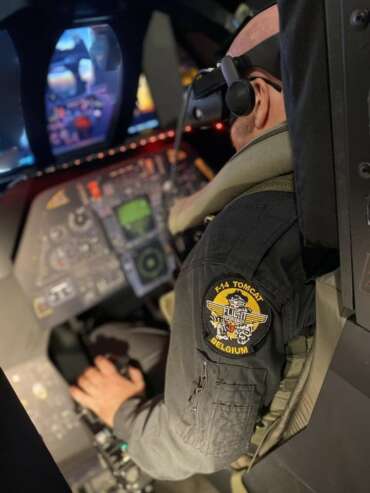 Simulateurs de vol avion de chasse et de ligne Flight Experience Nivelles